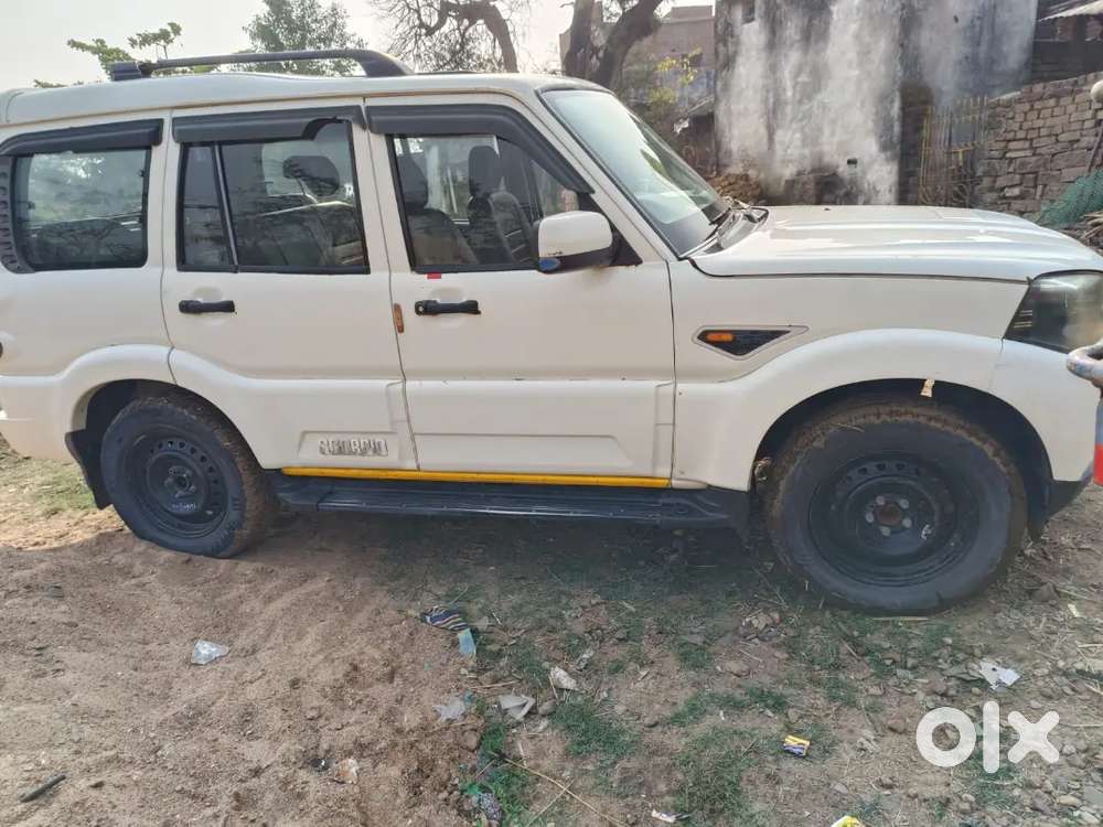 Mahindra Scorpio 2016 पेट्रोल मेंउअल