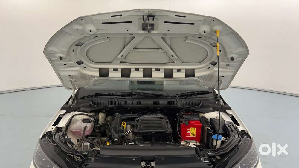 Skoda Slavia Style 1.0l Tsi At, 2022, Petrol