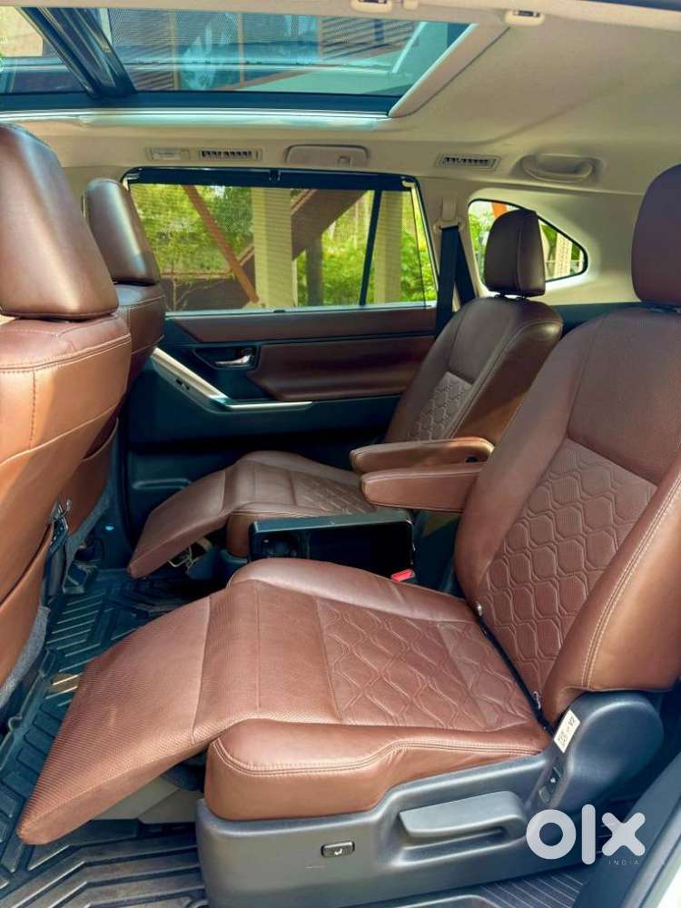 Toyota Innova Hycross 2.0 Zx (o) Hybrid 7 Str, 2024, Diesel