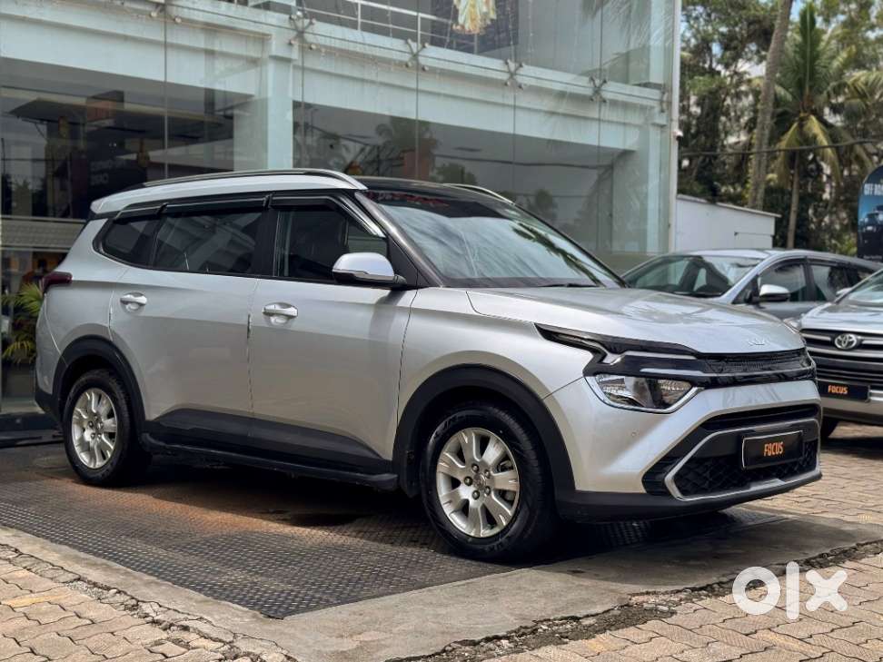 Kia Carens, 2023, Petrol