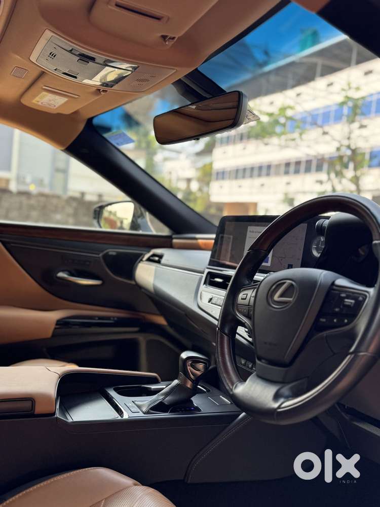 Lexus Es 300h Luxury, 2023, Petrol