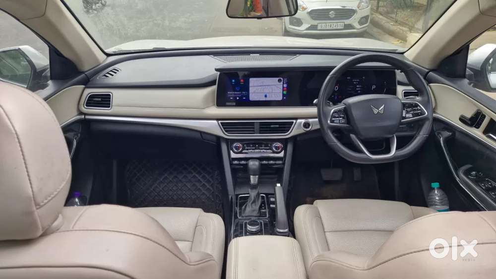 Mahindra Xuv700 2.0 Ax 7 Petrol At Str, 2022, Petrol