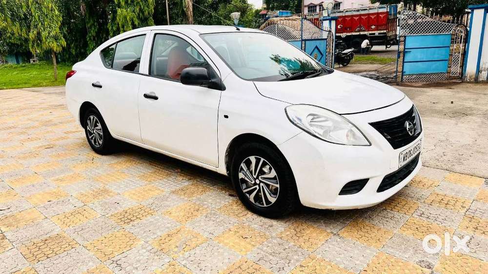 Nissan Sunny, 2011, Petrol