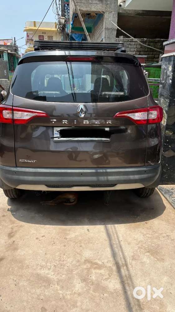 7 Seater New Condition Car