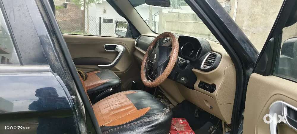 Mahindra Tuv 300 2017