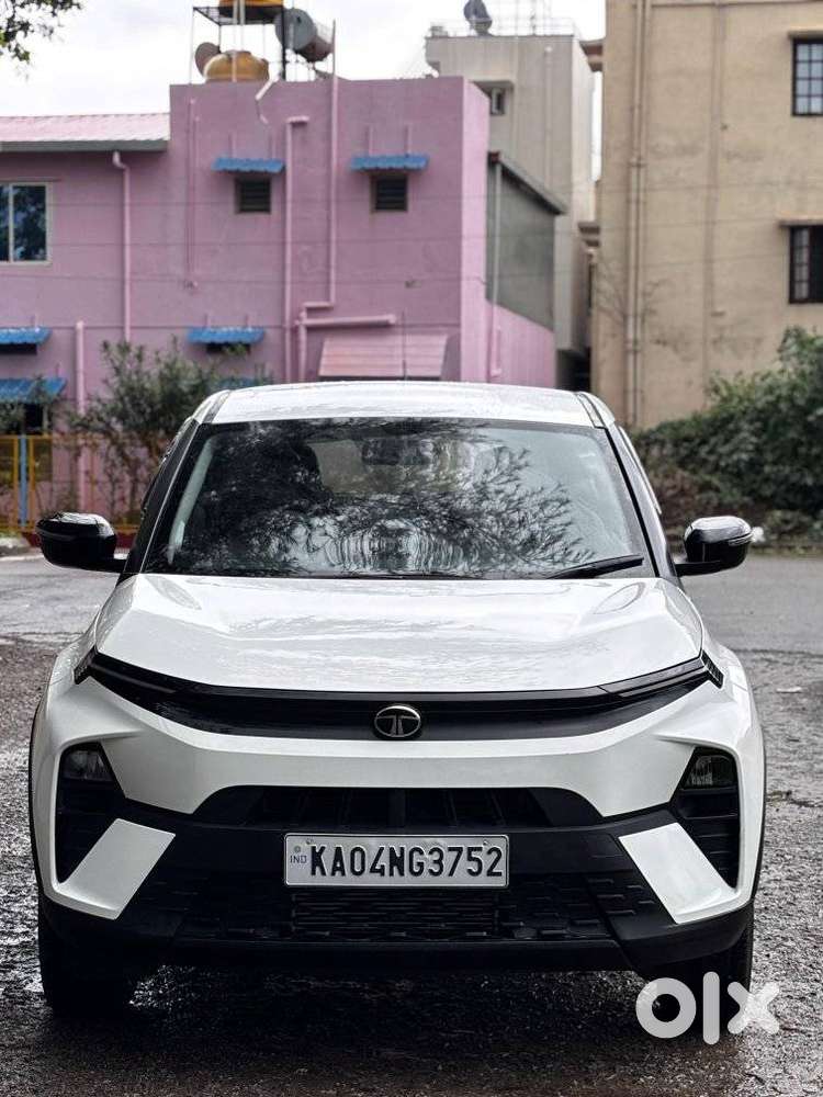 Tata Nexon Smart Plus S 1.2 Revotron Petrol 5 Mt, 2025, Petrol