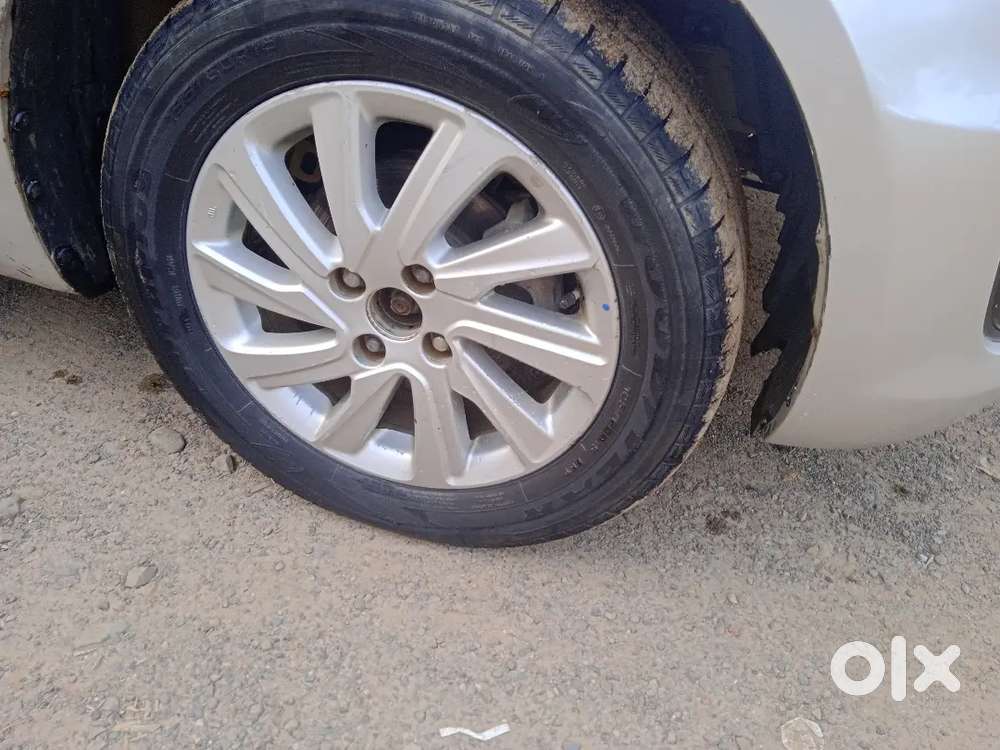 Maruti Suzuki Swift Petrol 2011 Nov