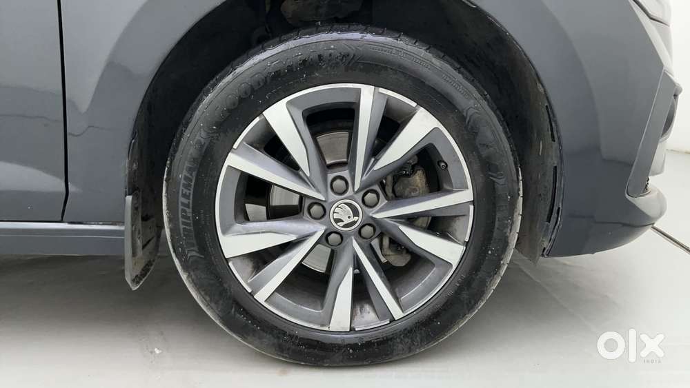 Skoda Slavia Style 1.0l Tsi At, 2022, Petrol