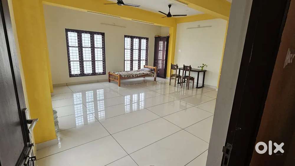 1RK in Thampanoor