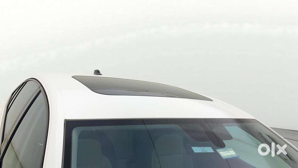 Skoda Slavia 1.0 Tsi Style At, 2023, Petrol