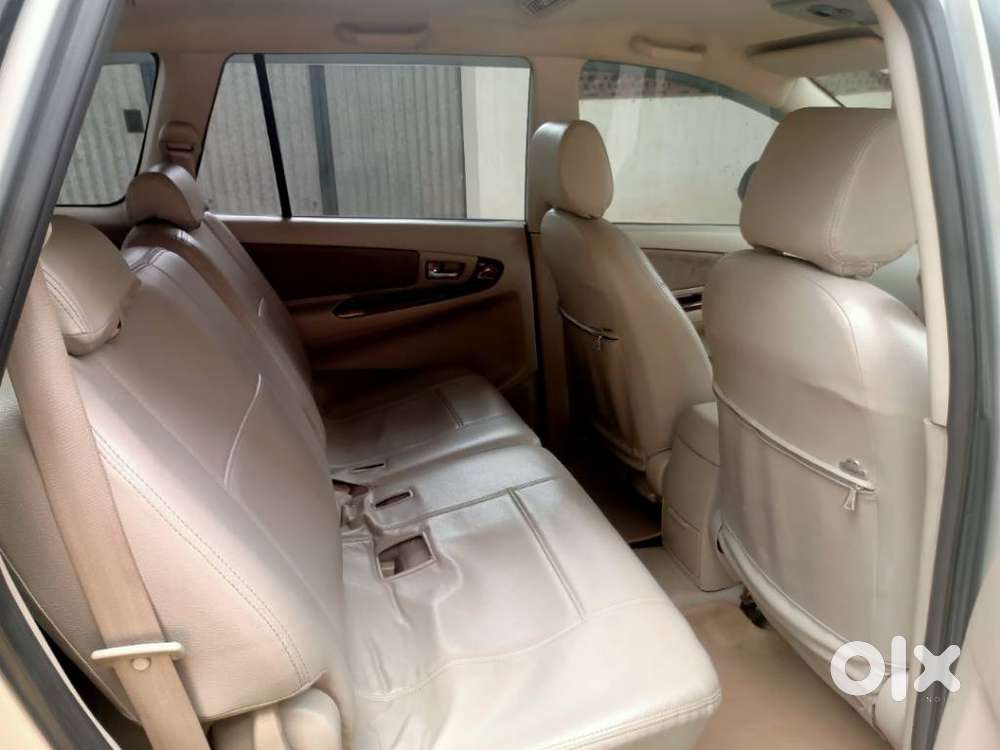 Toyota Innova 2.5 V 8 Str, 2014, Diesel