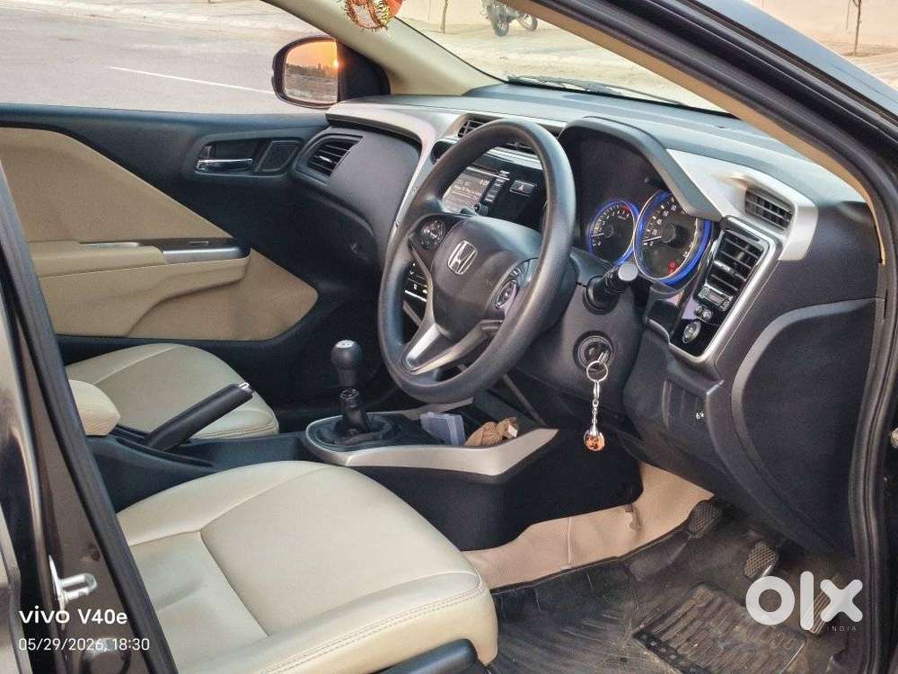 Honda City 1.5 V Cvt I-vtec Mt, 2016, Petrol