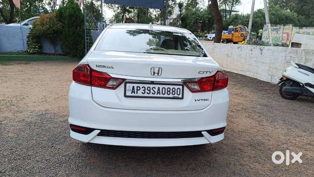 Honda City, 2023, Petrol