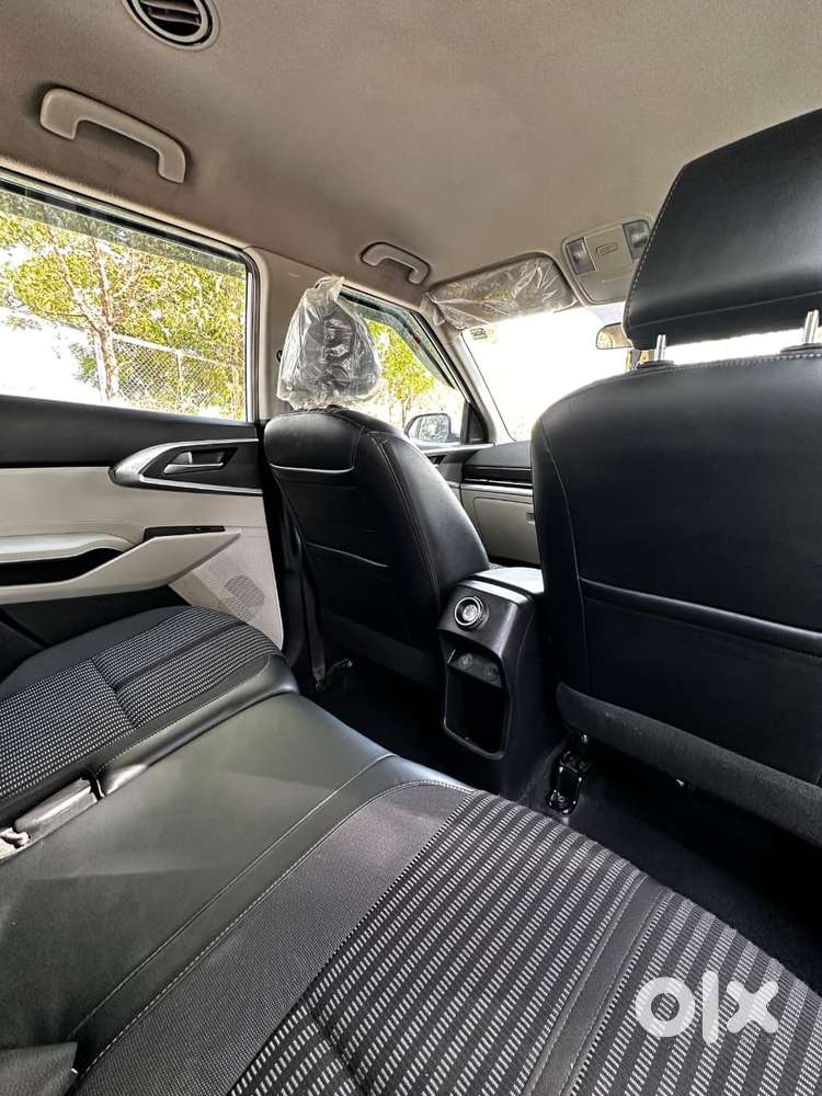 Kia Carens 1.4 Prestige 7 Str, 2023, Petrol