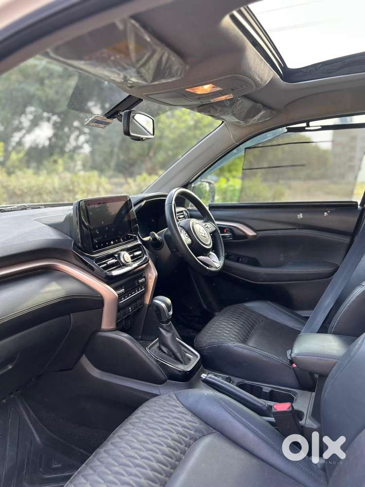 Maruti Suzuki Grand Vitara 1.5 Alpha Plus Intelligent Hybrid Ecvt, 2..