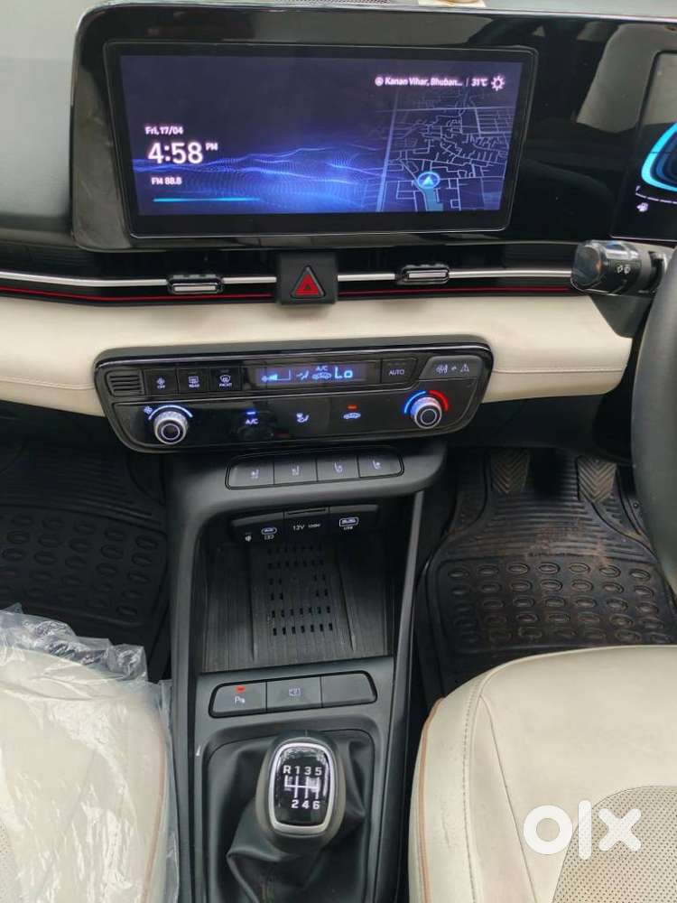 Hyundai Verna 1.5 Sx (o) Ivt, 2025, Petrol