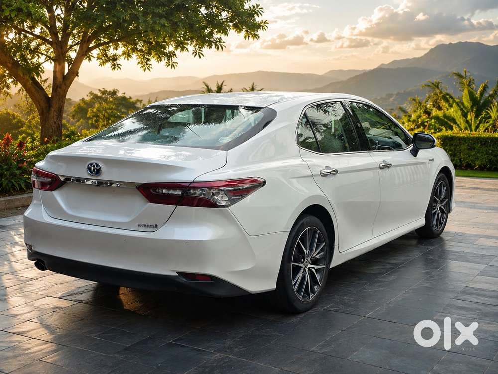 Toyota Camry Hybrid, 2022, Petrol