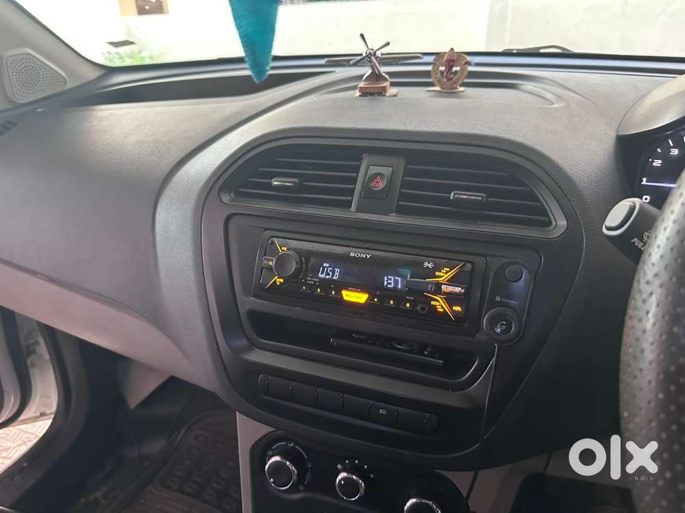 Tata Tiago Petrol 2017