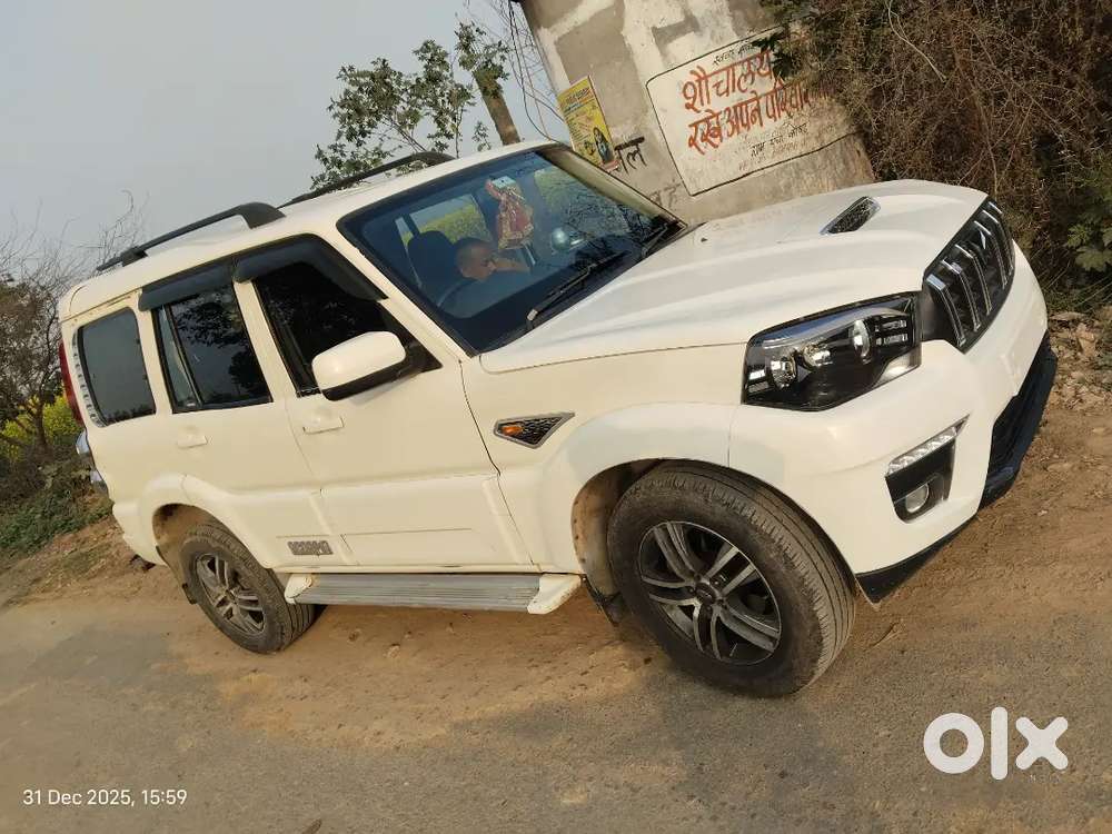 Mahindra Scorpio S4 2017