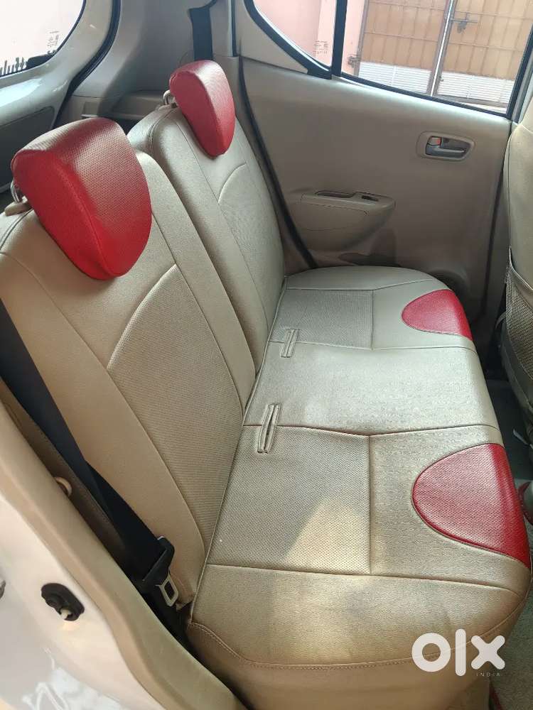 Single Hand Owner Driving.