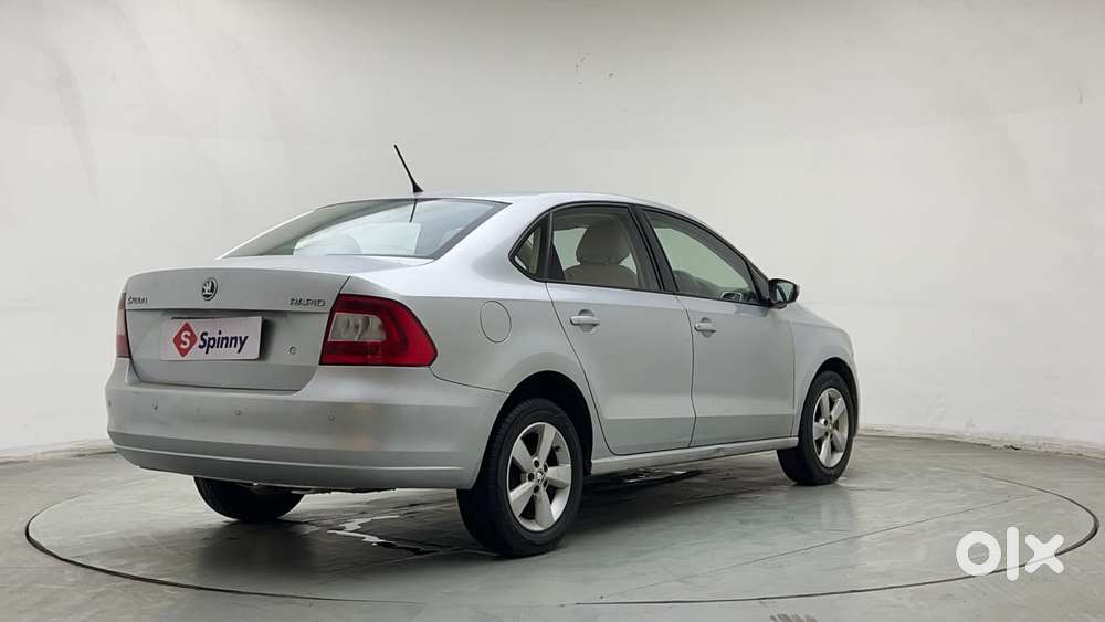 Skoda Rapid 1.6 Mpi At Style, 2016, Petrol