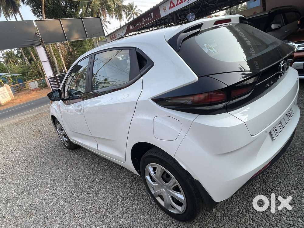 Tata Altroz 1.2 Xt, 2023, Petrol