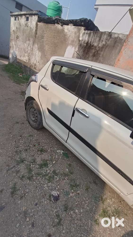 Maruti Suzuki Swift 2016 Petrol 100000 Km Driven