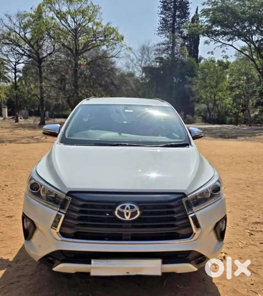 Toyota Innova Crysta  2.4g At Brand New Condition 2022