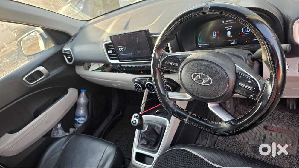 Hyundai Venue 2022 Petrol Well Maintained