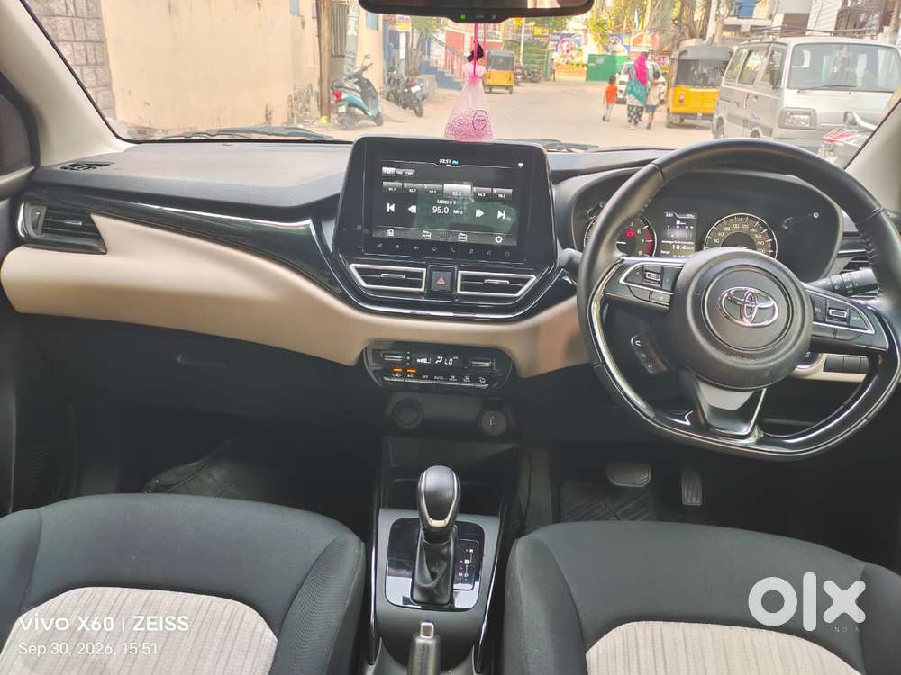 Toyota Glanza 1.2 V Amt, 2025, Petrol