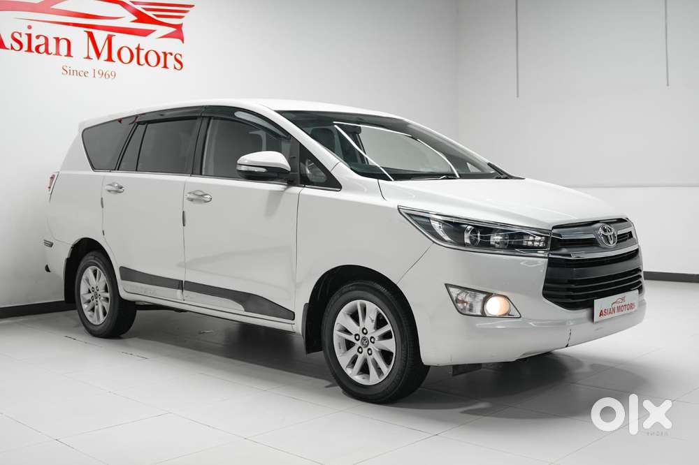 Toyota Innova Crysta 2.4 V 8 Str, 2016, Diesel