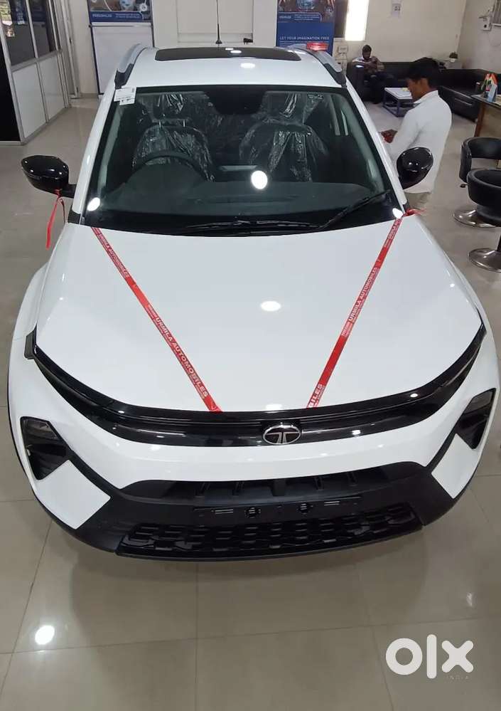 Tata Nexon 2025 Petrol Well Maintained