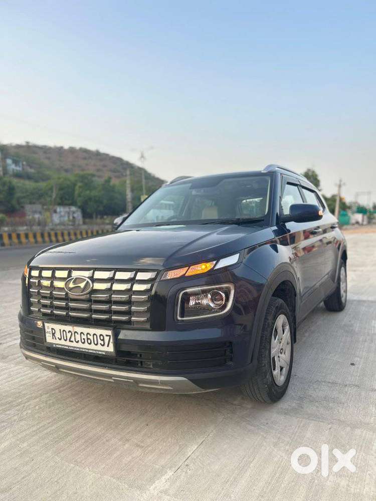 Hyundai Venue Sx Mt, 2022, Petrol
