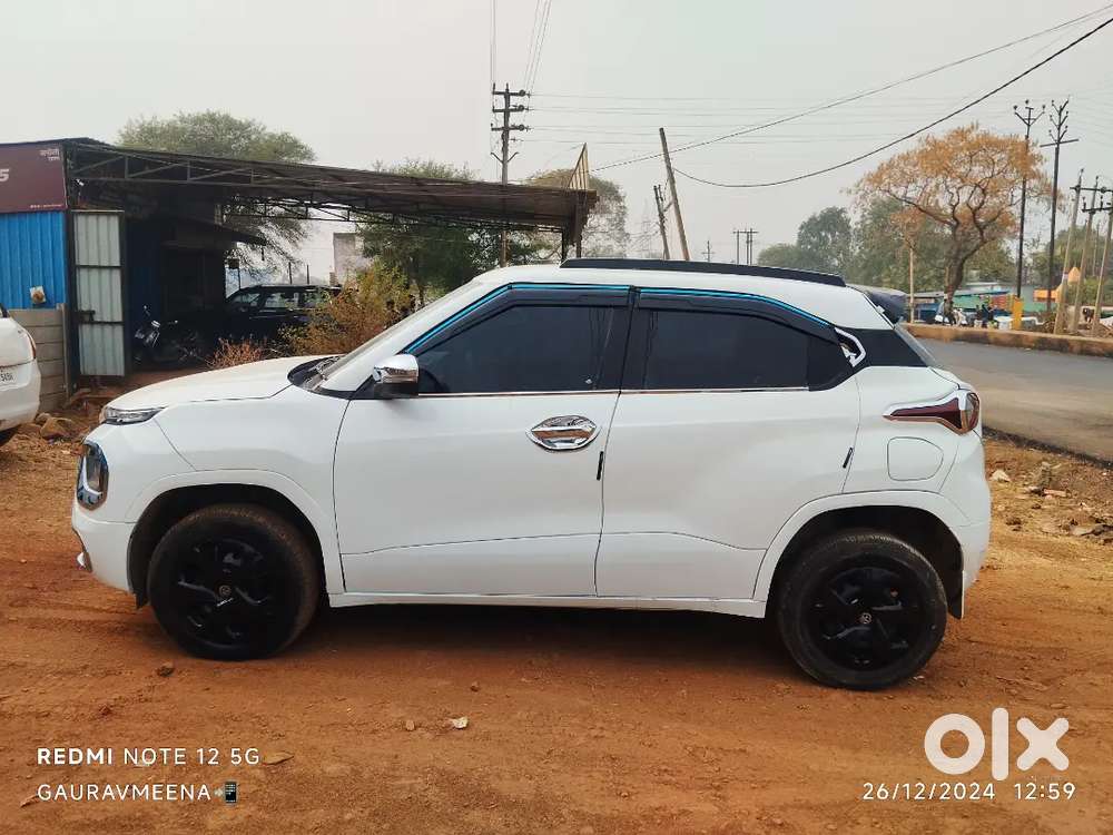 Five Star Safety / Mileage Achcha De Deti Hai (20 Km/l)