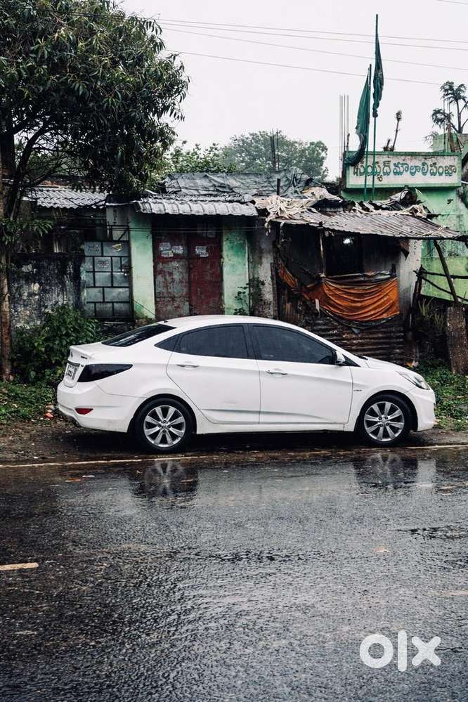 Hyundai Verna 2012 Diesel 127000 Km Driven