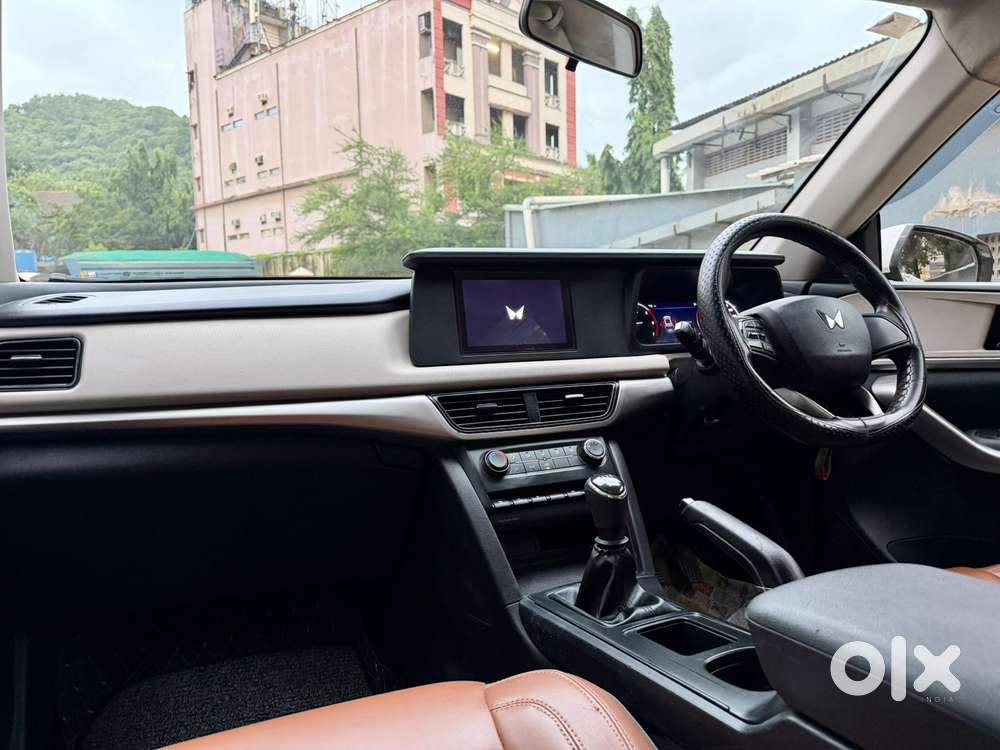 Mahindra Xuv700 2.2 Mx Diesel Mt 5 Str, 2022, Diesel