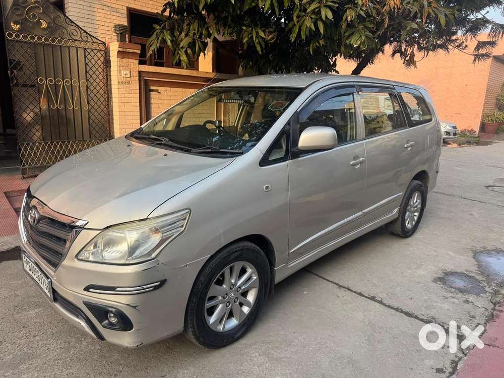 Toyota Innova 2015 Diesel Well Maintained