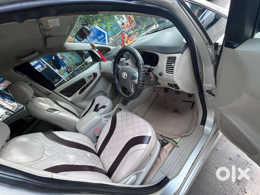 Toyota Innova 2.5 V 8 Str, 2013, Diesel