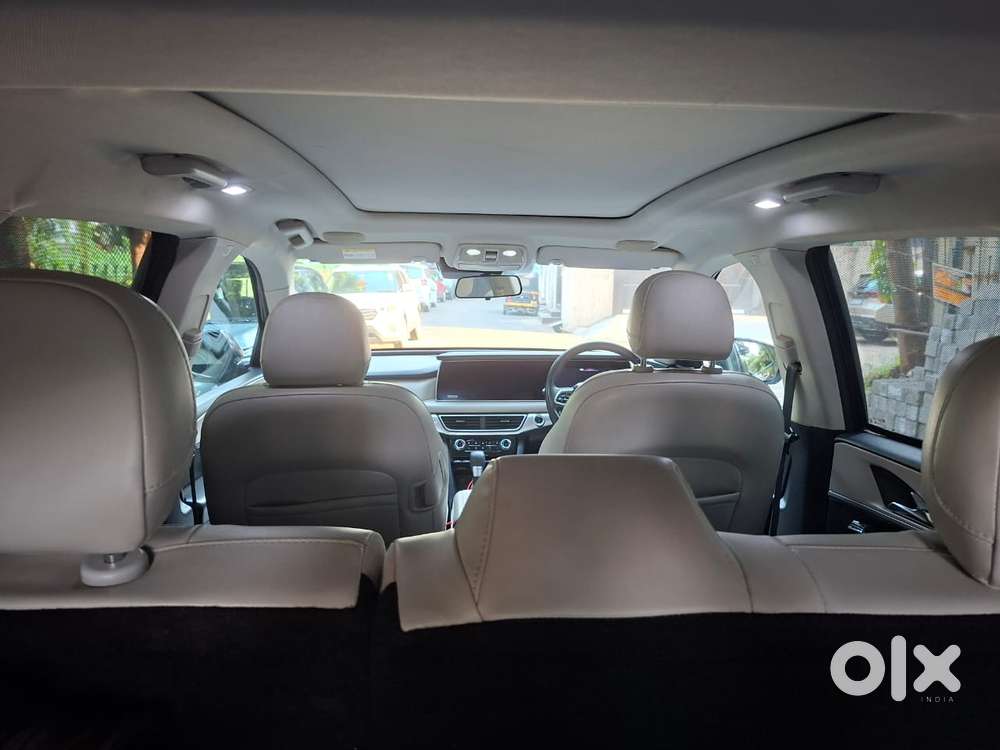 Mahindra Xuv700 2.2 Ax 7 Diesel At Str, 2022, Diesel