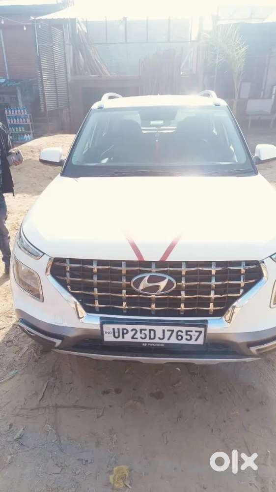 Hyundai Venue 2022 Petrol Well Maintained