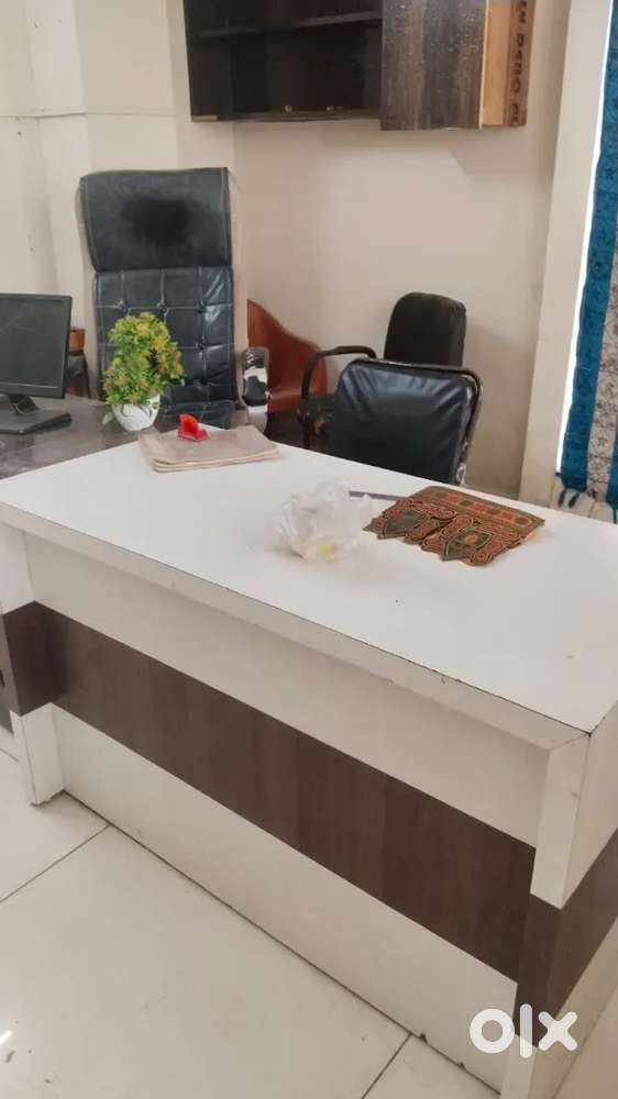 Office table