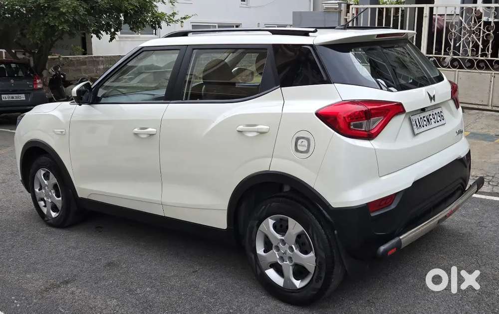 Mahindra Xuv300 W6 Optional With Sunroof Diesel