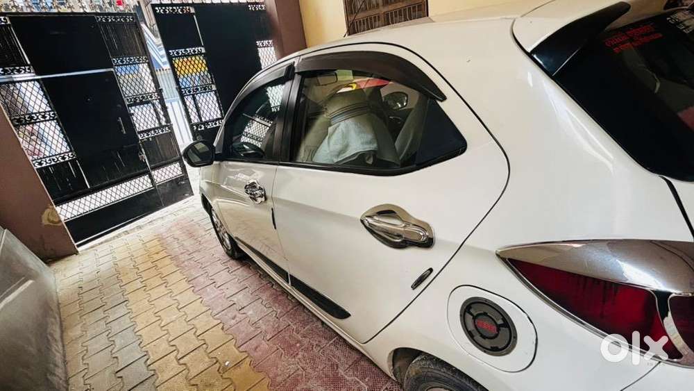 Tata Tigor 2018 Diesel Well Maintained And Newly Tyre Changed