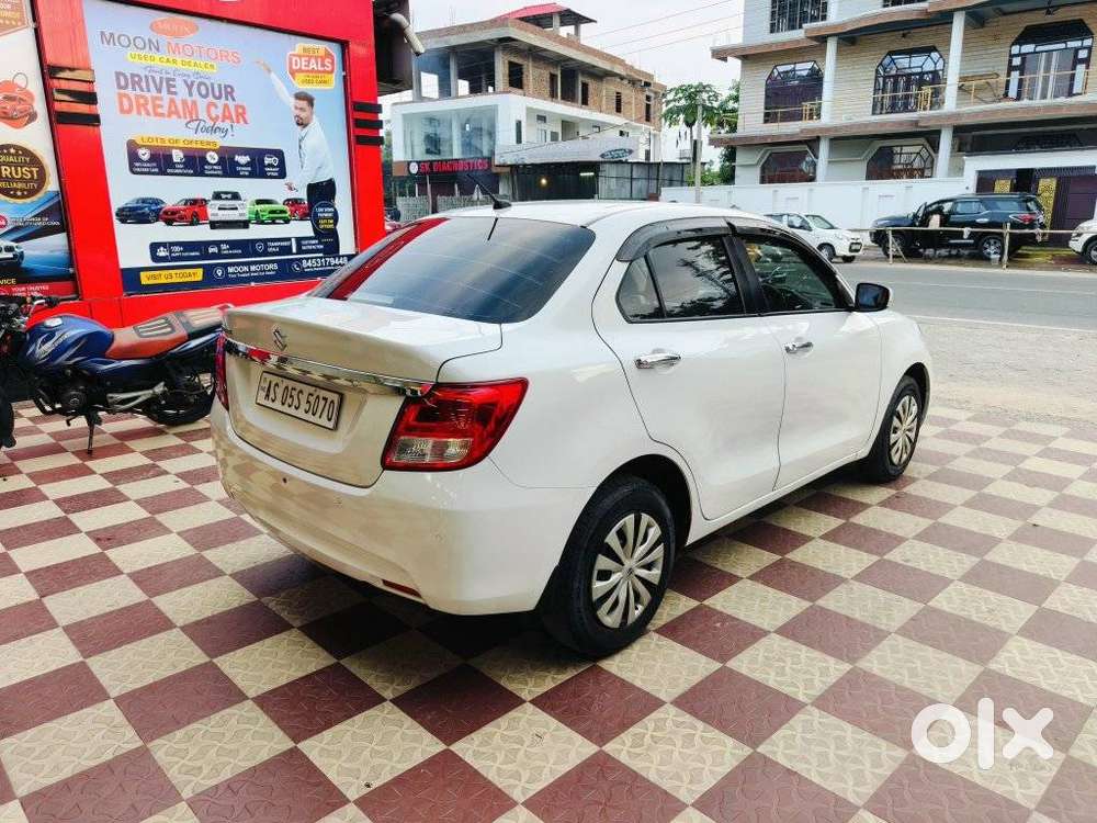 Maruti Suzuki Dzire 1.2 Vxi, 2022, Petrol