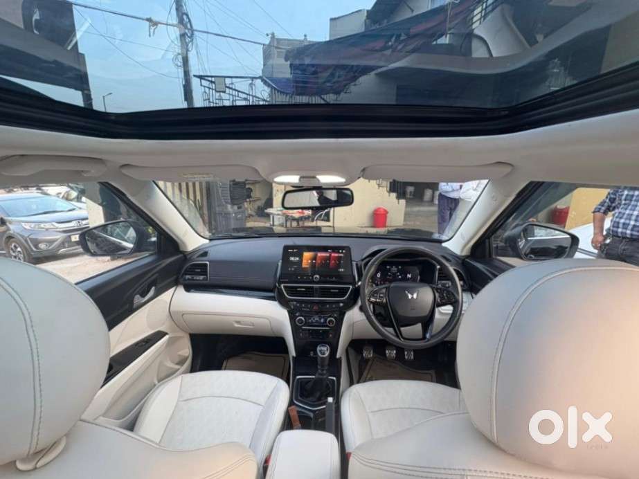 Mahindra Xuv 3xo Ax7l Petrol Mt, 2024, Petrol