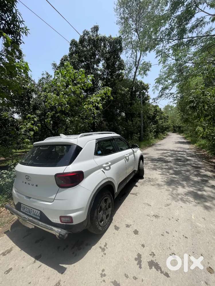 Hyundai Venue 2021 Petrol Well Maintained