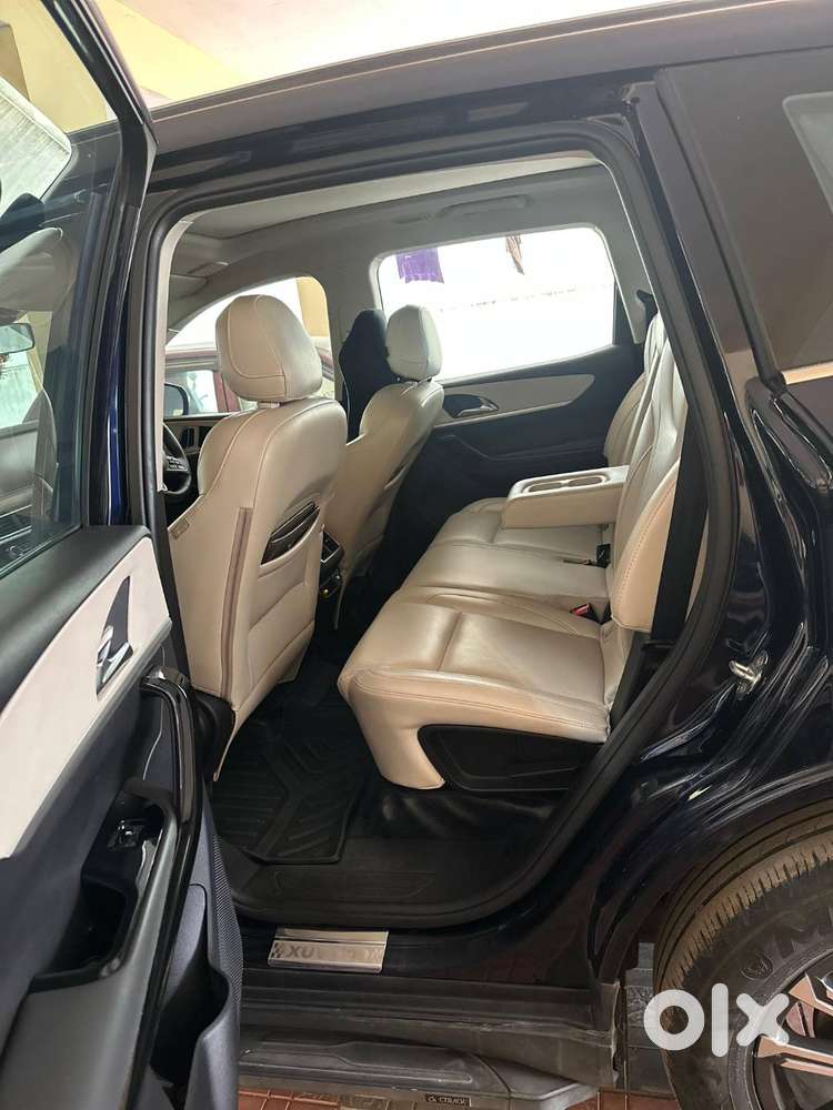 Mahindra Xuv700 Ax7 2023 Car