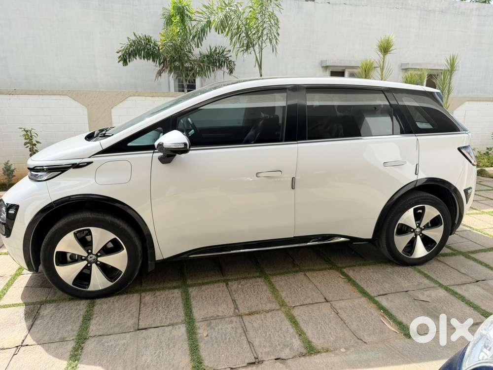Mg Windsor Ev Essence 2025