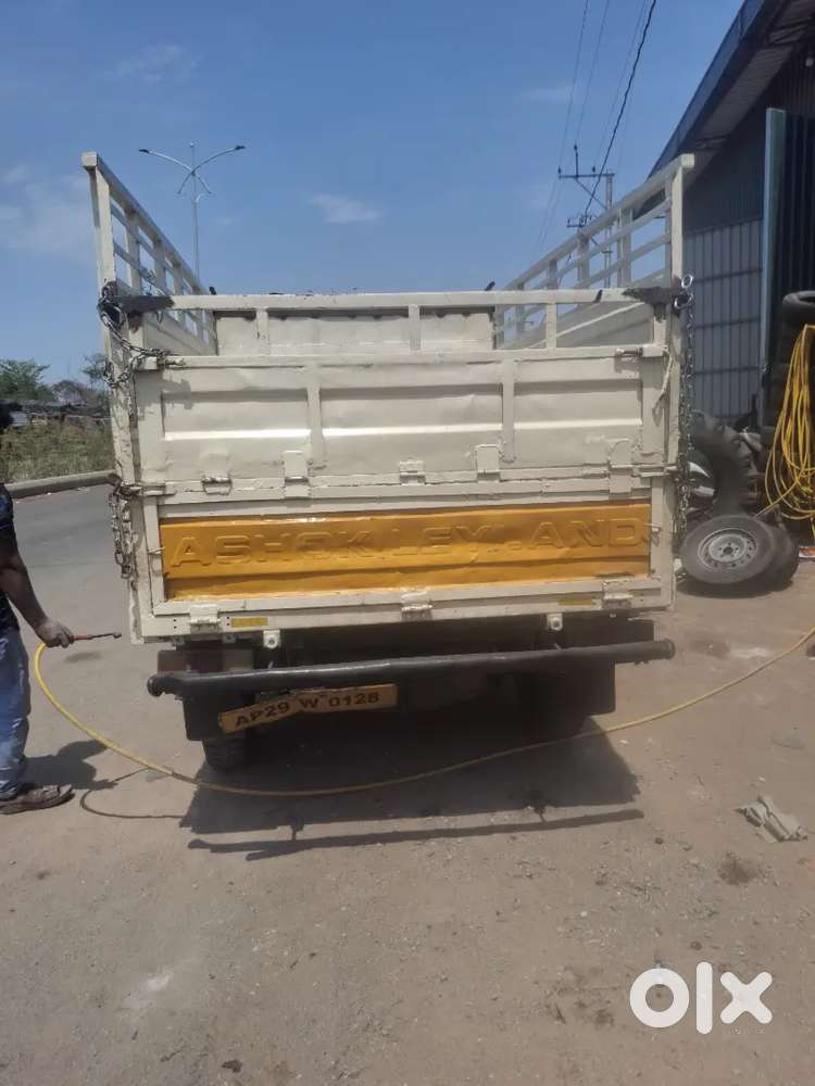 Ashok Leyland Stile 2012 Diesel 150000 Km Driven