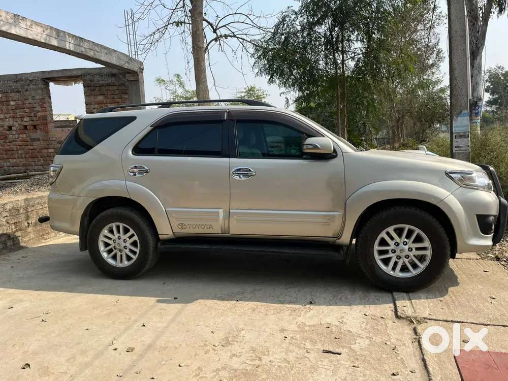Toyota Fortuner 2012 Diesel 150000 Km Driven ,,